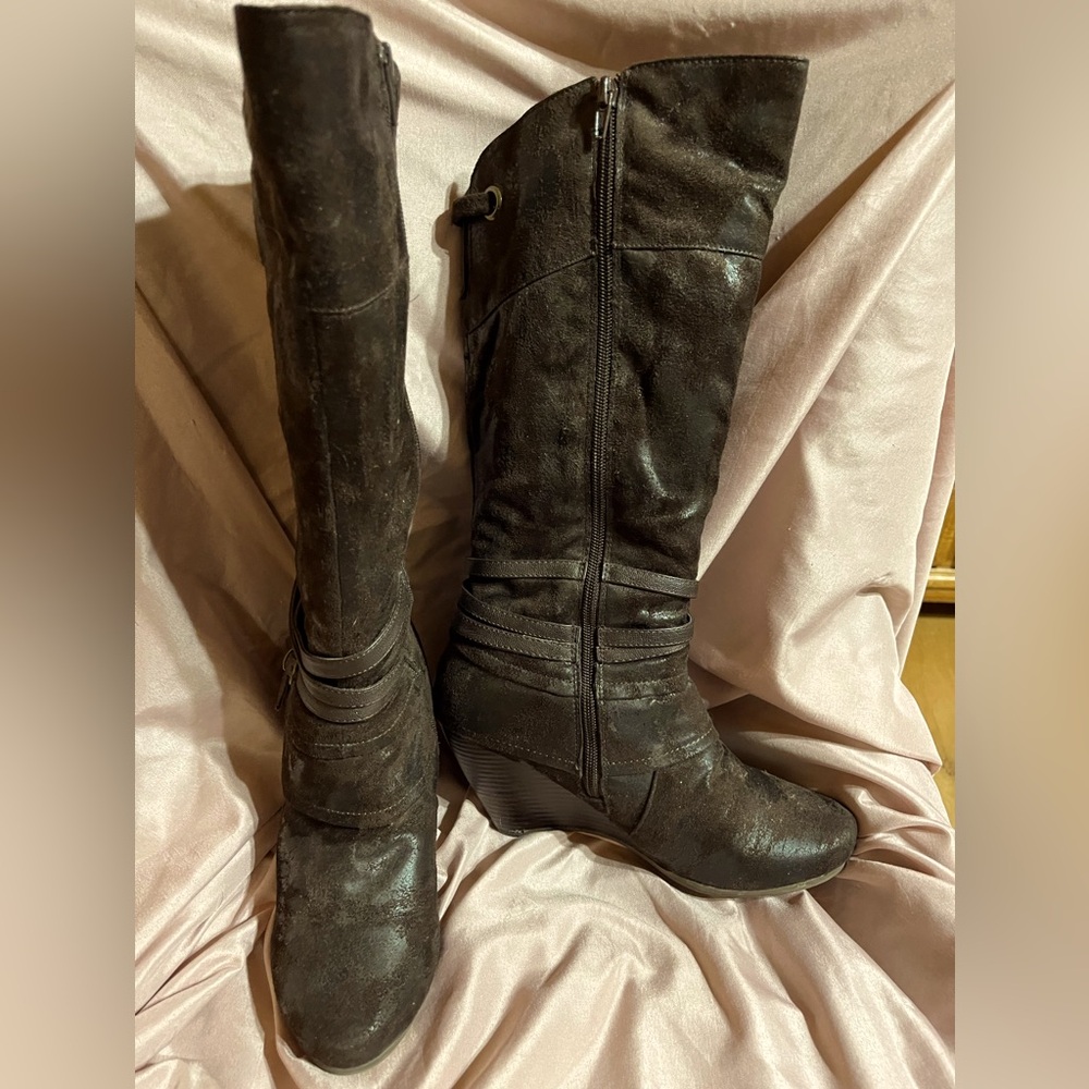 BareTraps Women's Brown Darnette Tall Wedge Riding Boots size 9 M Distress